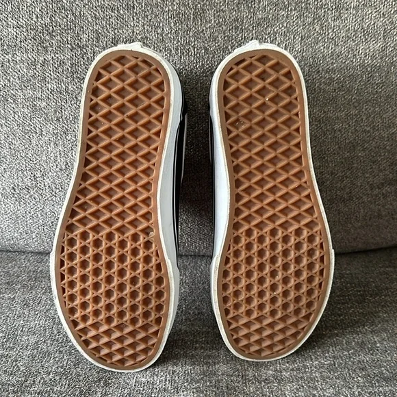 Women’s Vans Ward women’s shoes. Size 6.5 - Picture 13 of 15